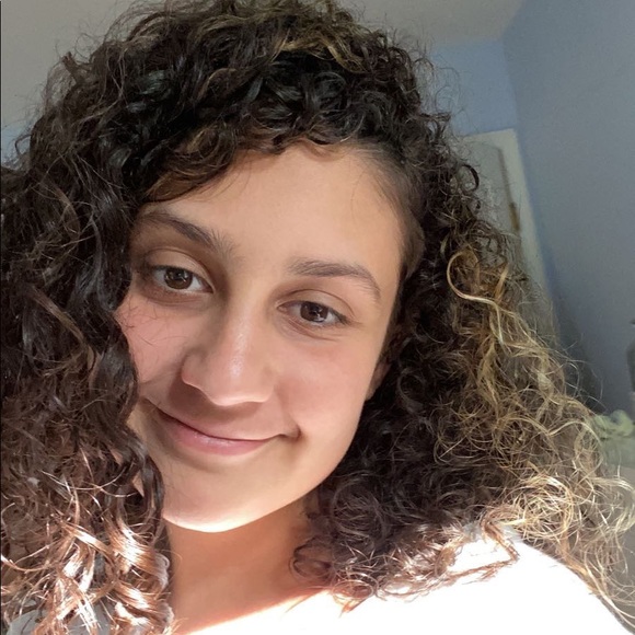 Meet your Posher, Kaila - Picture 1 of 1